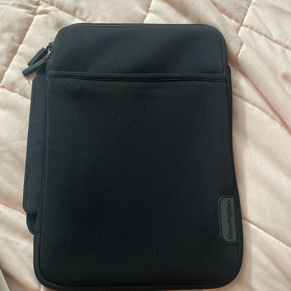 Kensington Soft Carrying Case for Tablets